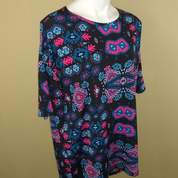 LuLaRoe Tops - Lularoe Tribal Irma Oversized Hi/Lo Top Sz Medium